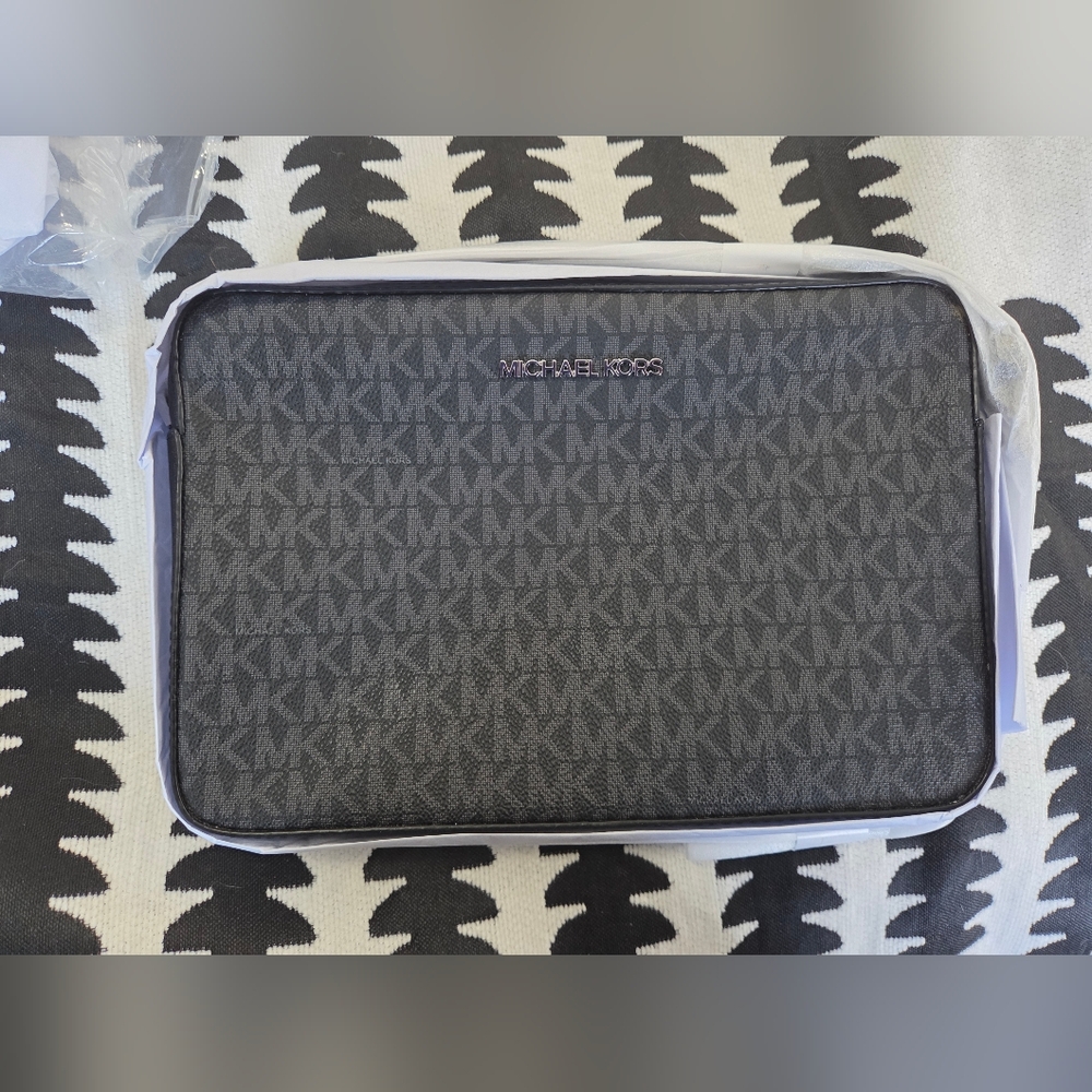 Micheal Kors Jet Set Large Black Printed Logo Crossbody Bag